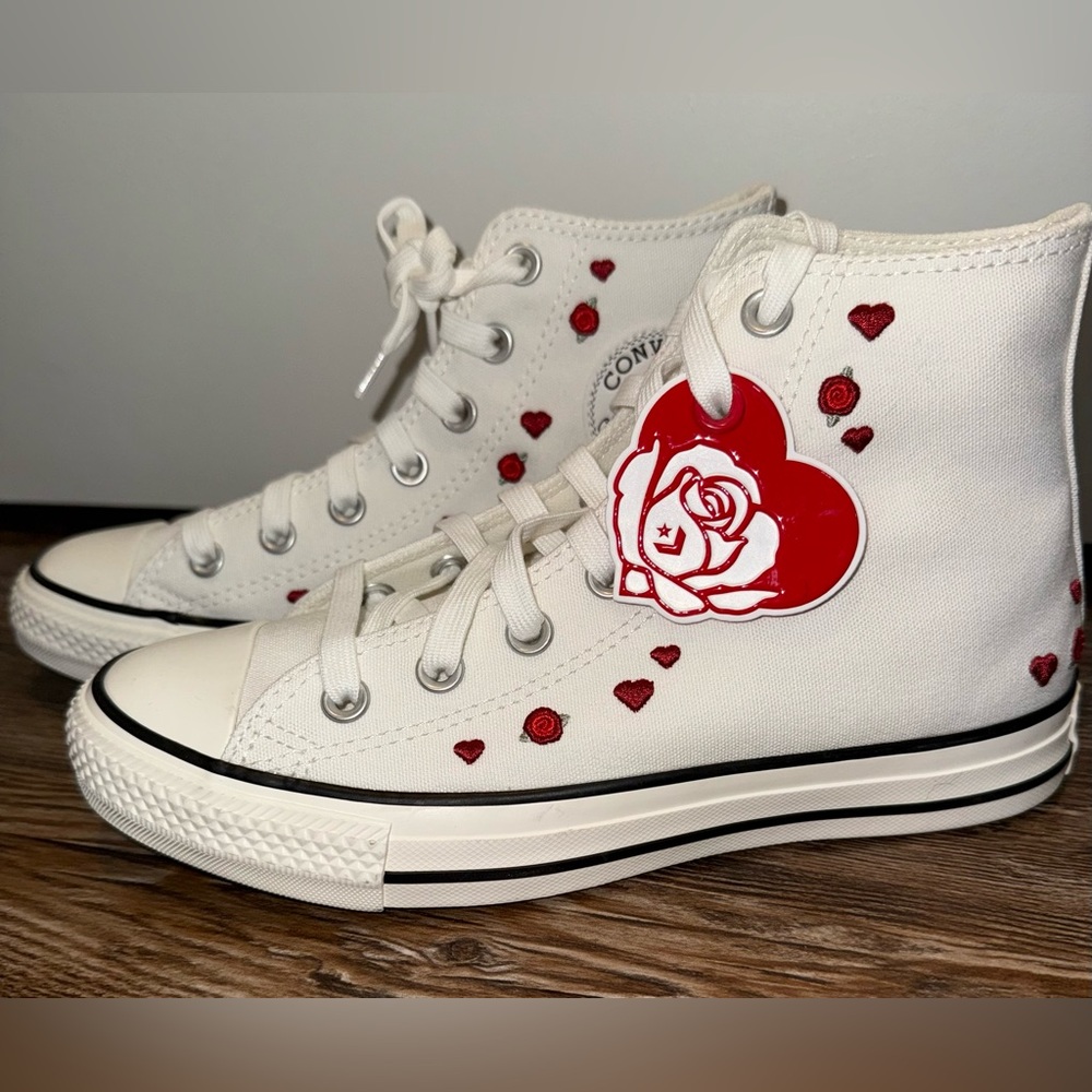 Women’s Chuck Taylor High Top Sneaker❤️ - Picture 3 of 8